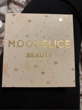 MOONSLICE Compact Palette - Cream & Gold